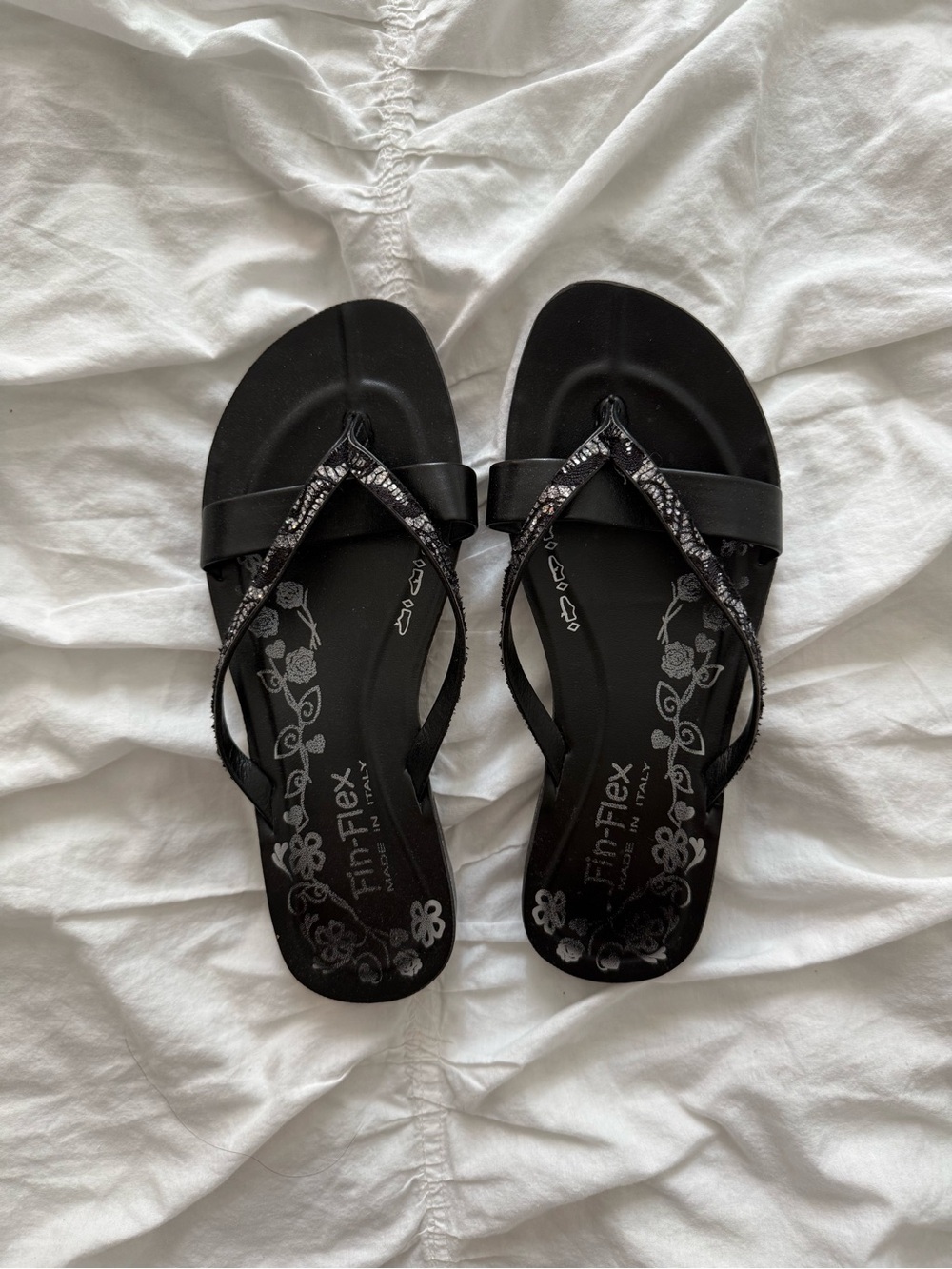 y2k made in italy FitFlop Black Women's Thong Sandals